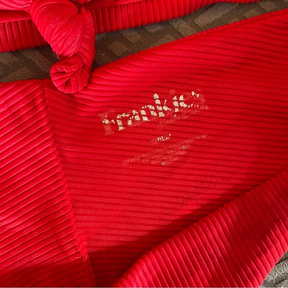 Red Ribbed Knot-Front Bikini Set - Picture 2 of 8